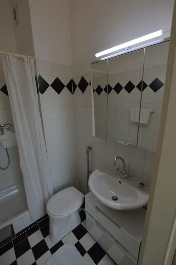 Apartment Penzing Wien 0*,